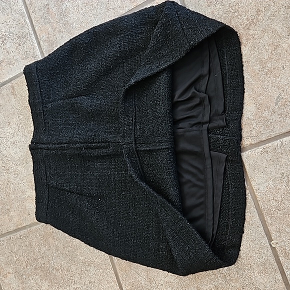 H&M skirt with lining on inside size 6 - Picture 6 of 8